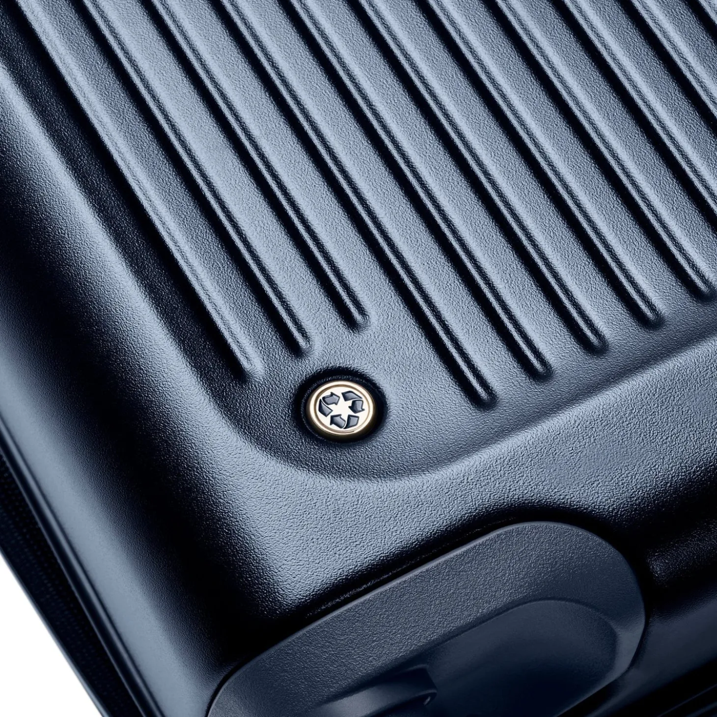 Briggs & Riley Sympatico 3.0 Global 21" Carry-On Widebody Spinner