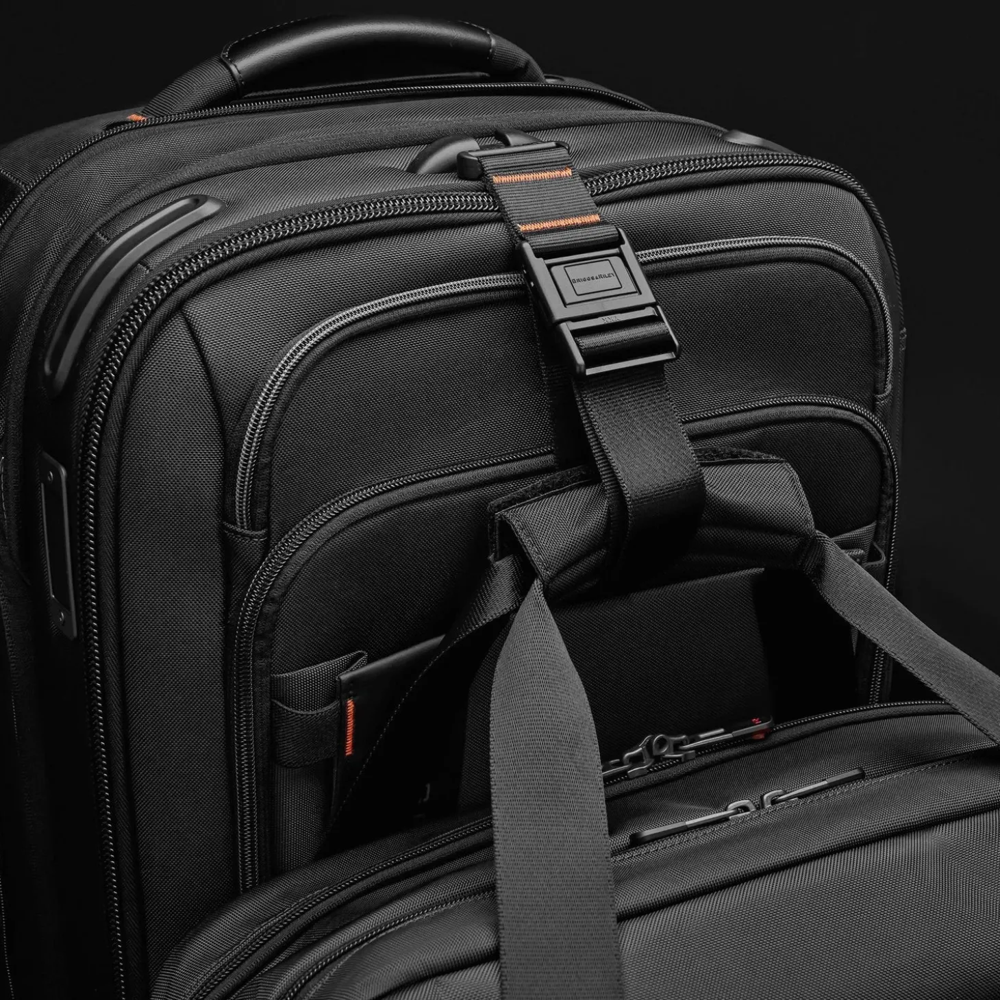 Briggs & Riley ZDX 2.0 Global 21" Carry-On Expandable Spinner