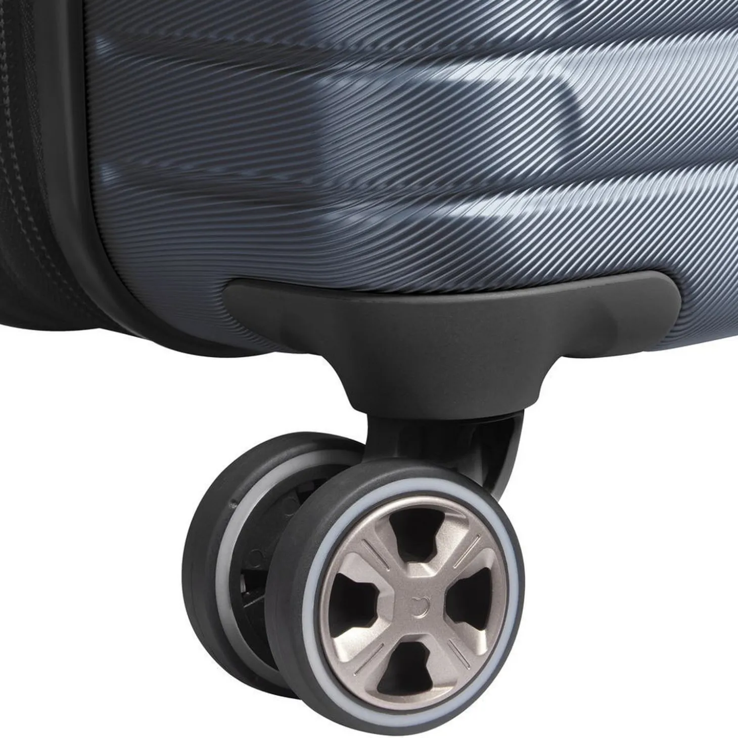 Delsey Cruise 3.0 24" Expandable Spinner Upright