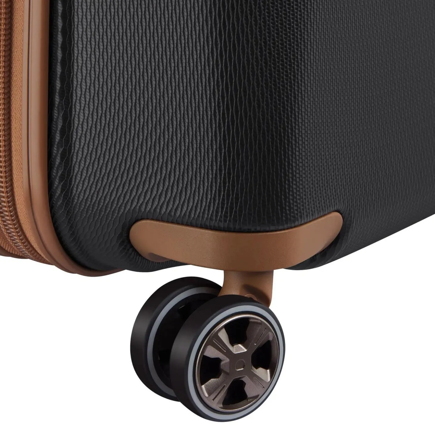 Delsey Flanerie SE 24" Spinner