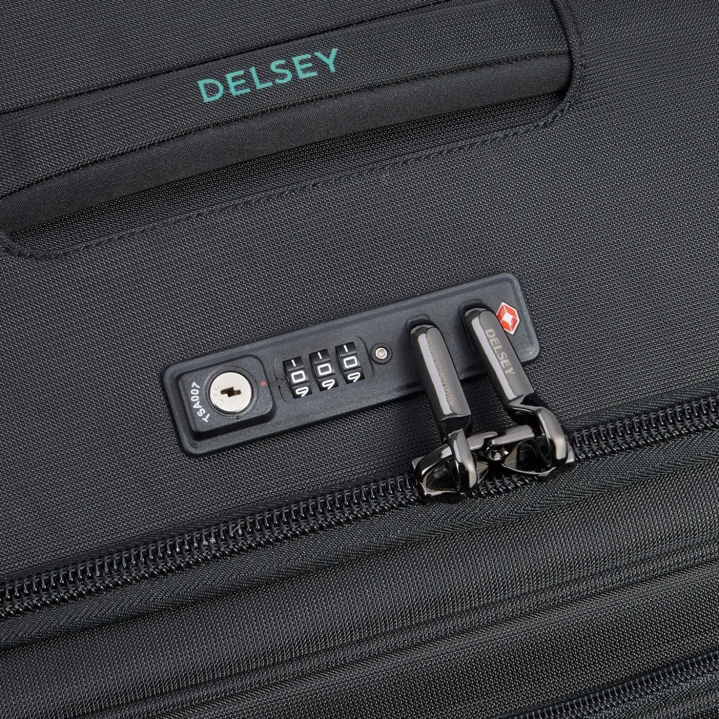 Delsey Helium DLX 25" Expandable Spinner Upright