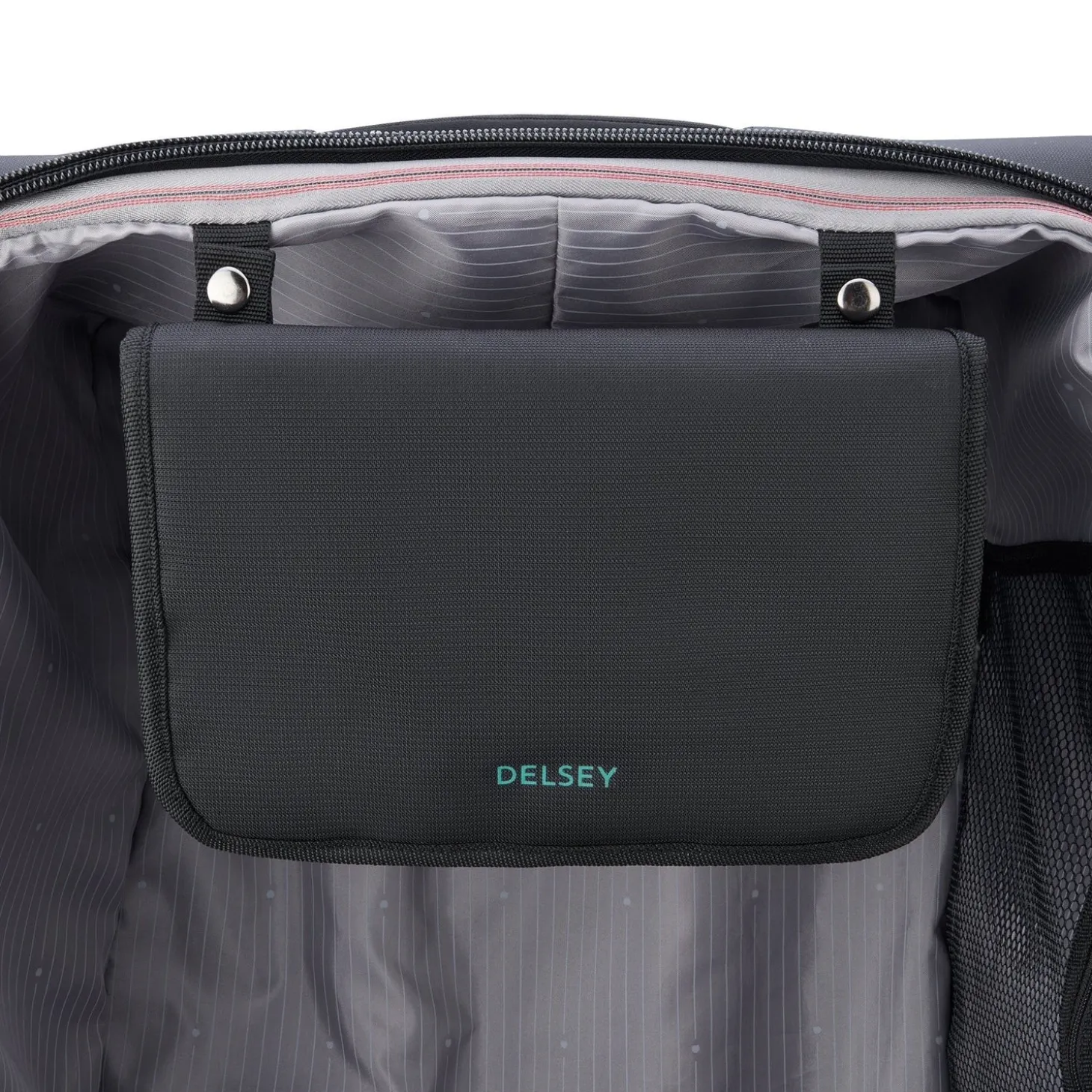 Delsey Helium DLX 25" Expandable Spinner Upright