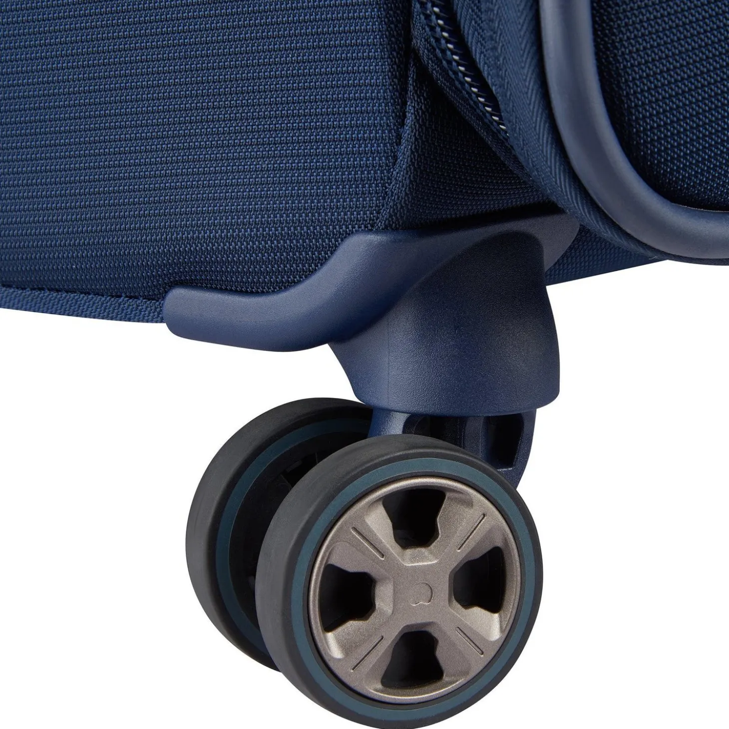 Delsey Helium DLX 29" Expandable Spinner Upright