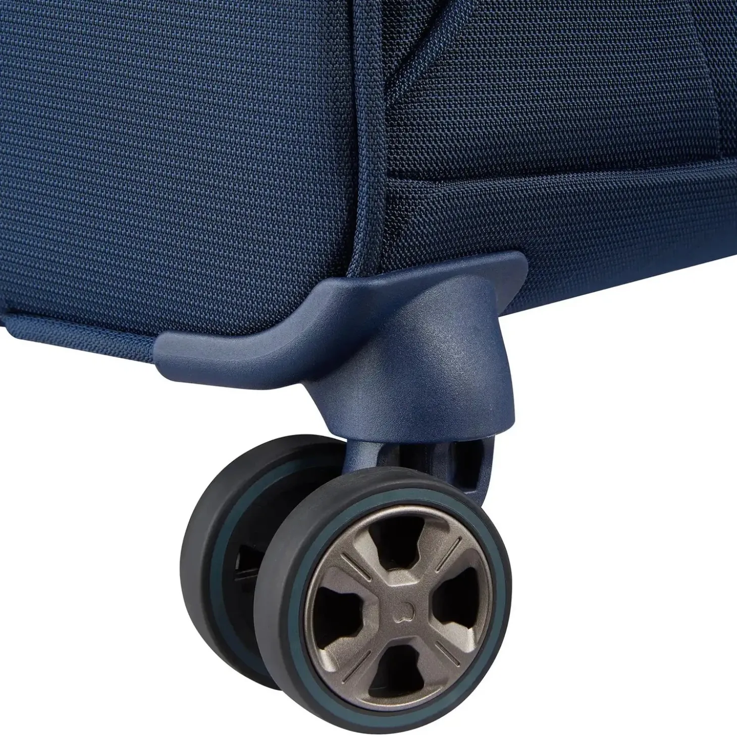 Delsey Helium DLX Spinner Garment Bag