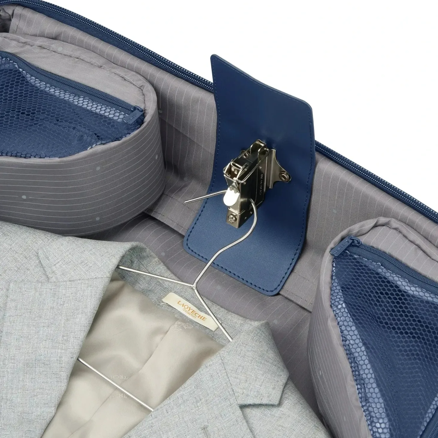 Delsey Helium DLX Spinner Garment Bag