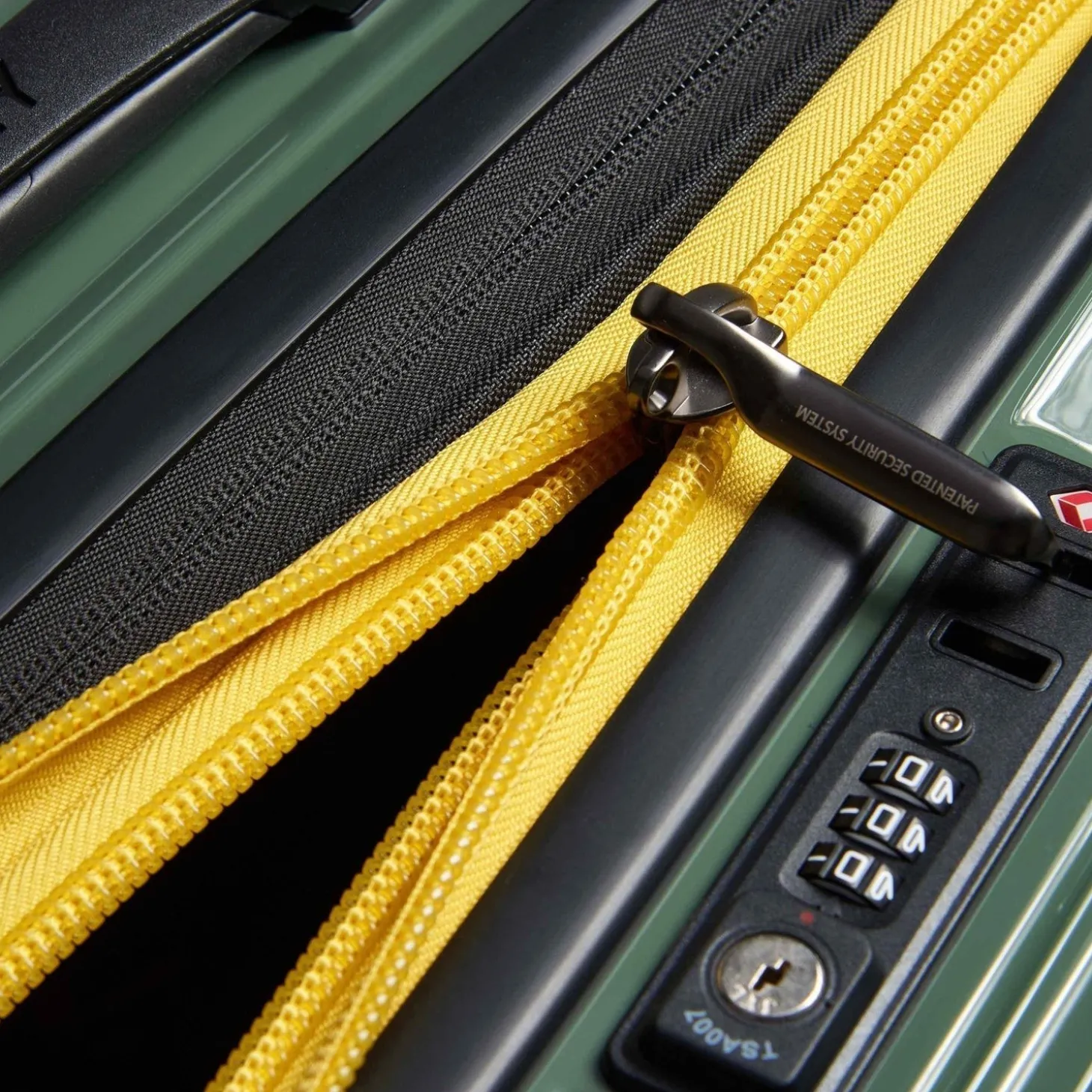 Delsey Rempart Spinner Carry-On