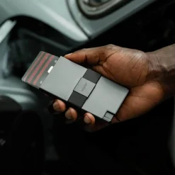 Ekster Cardholder Pro