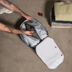 Ekster TravelPack Vacuum Kit with Air Pump