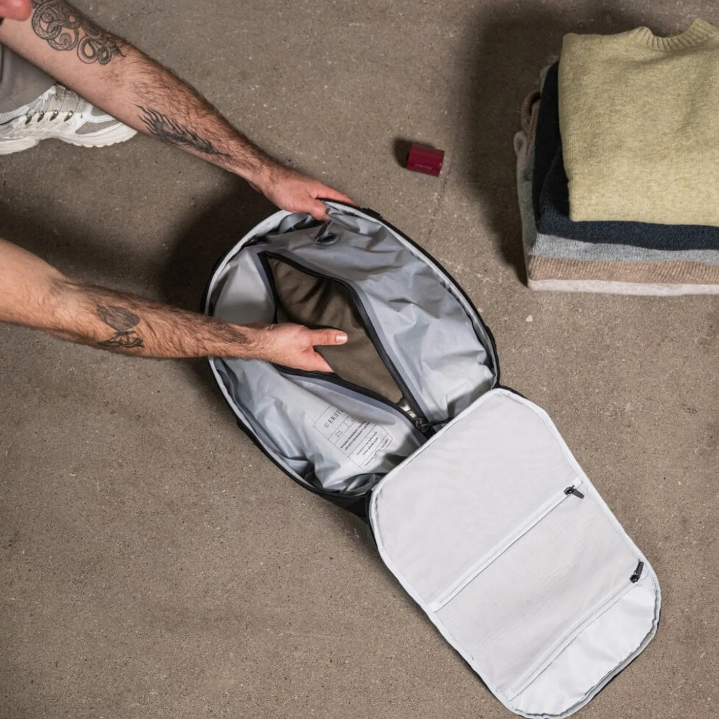 Ekster TravelPack Vacuum Kit with Air Pump