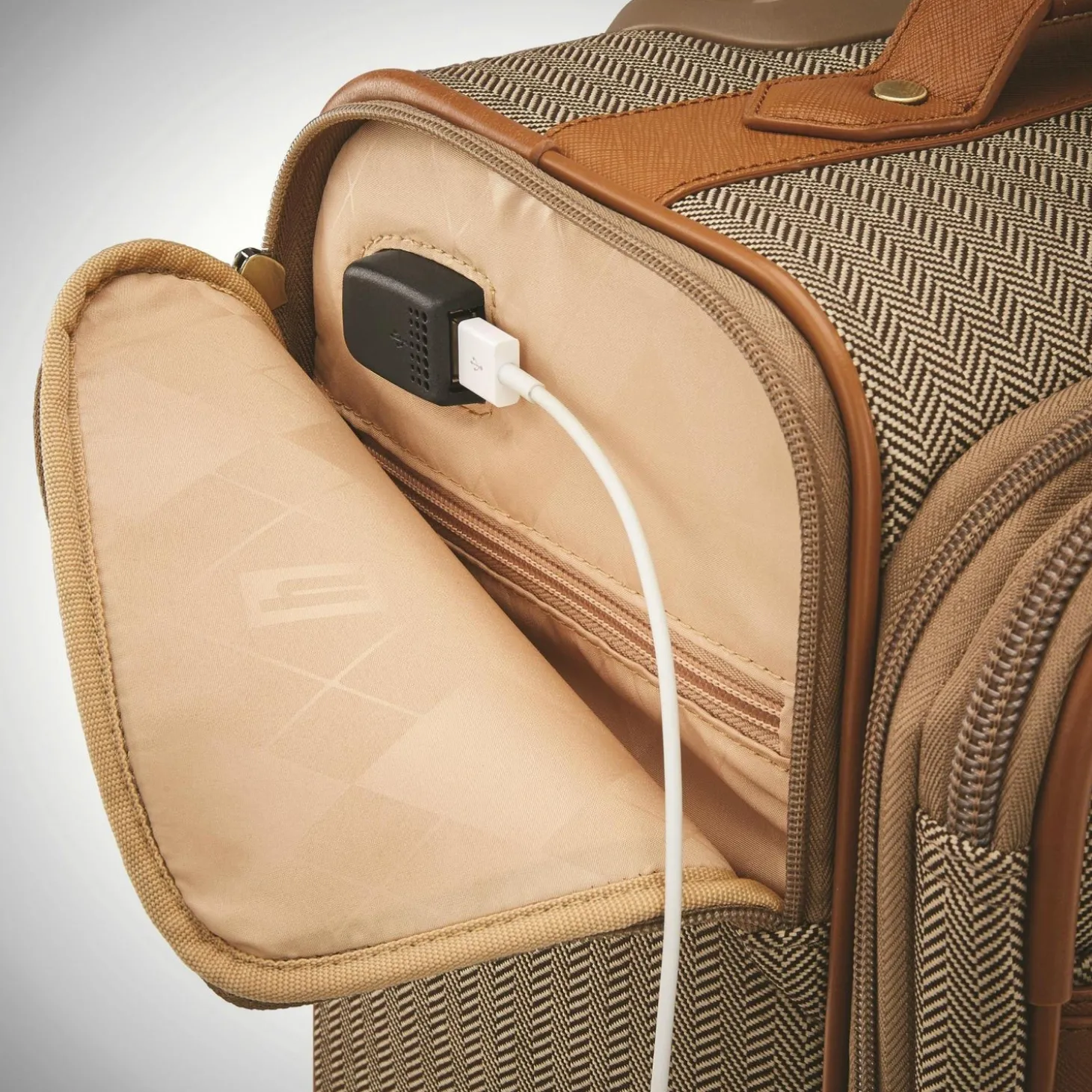 Hartmann Herringbone Deluxe Domestic Carry On Expandable Spinner