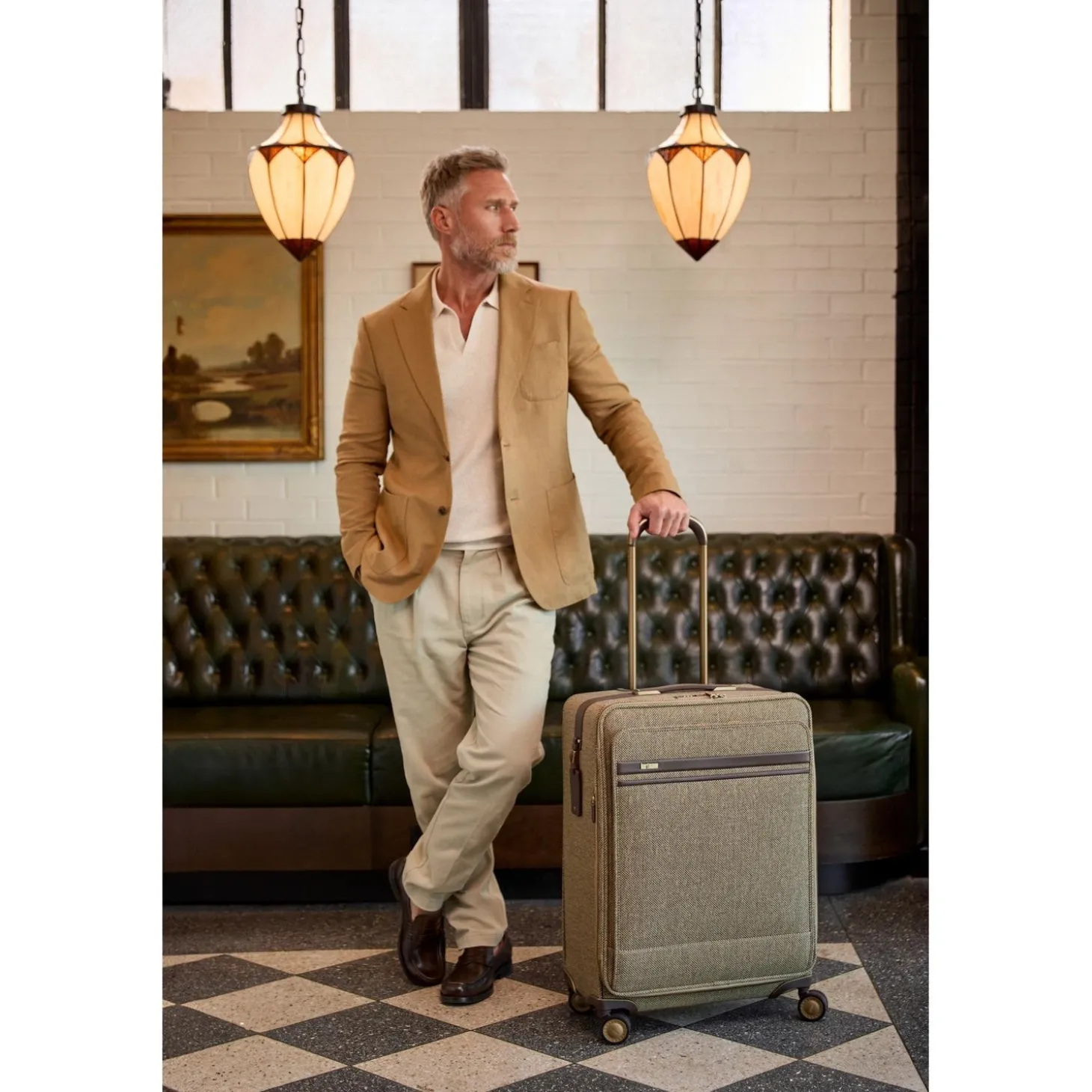 Hartmann Tweed Medium Journey Expandable Spinner
