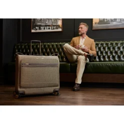 Hartmann Tweed Spinner Garment Bag
