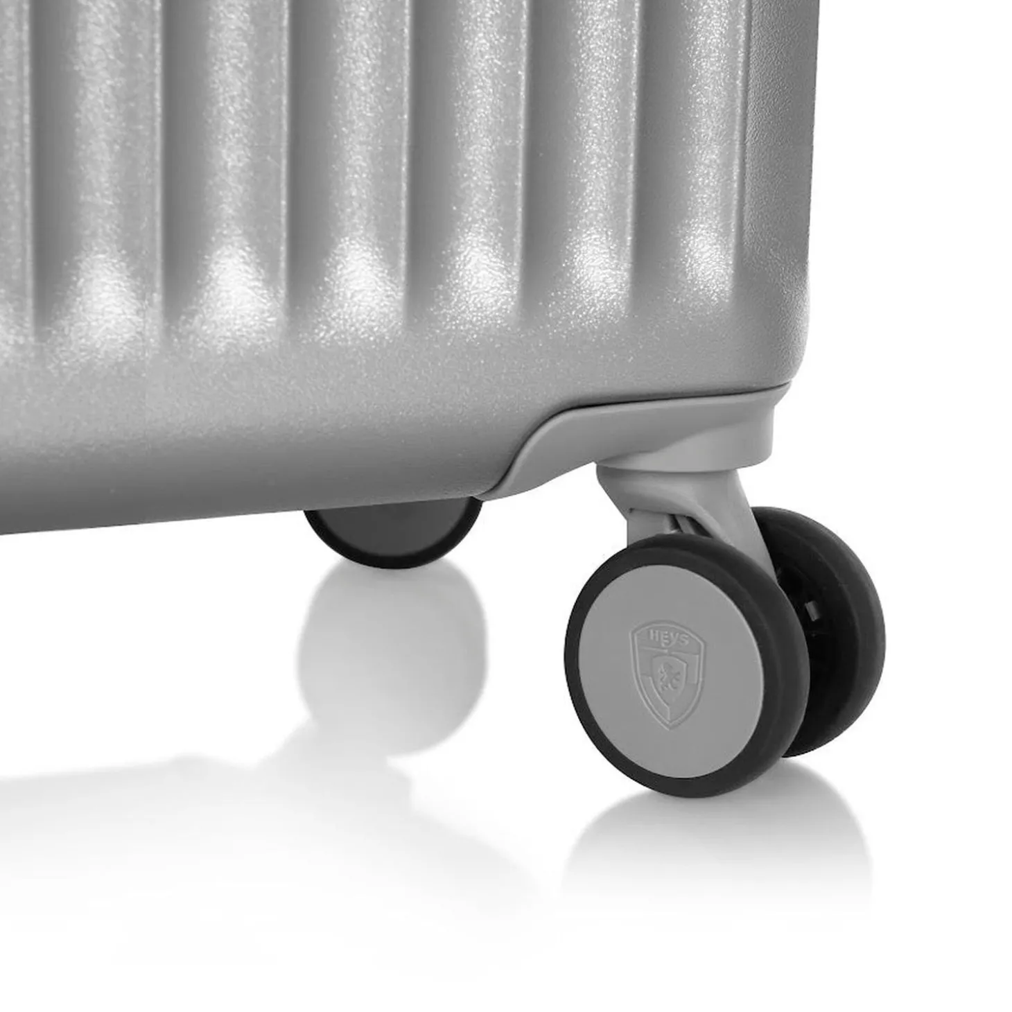 Heys Luxe 30" Spinner