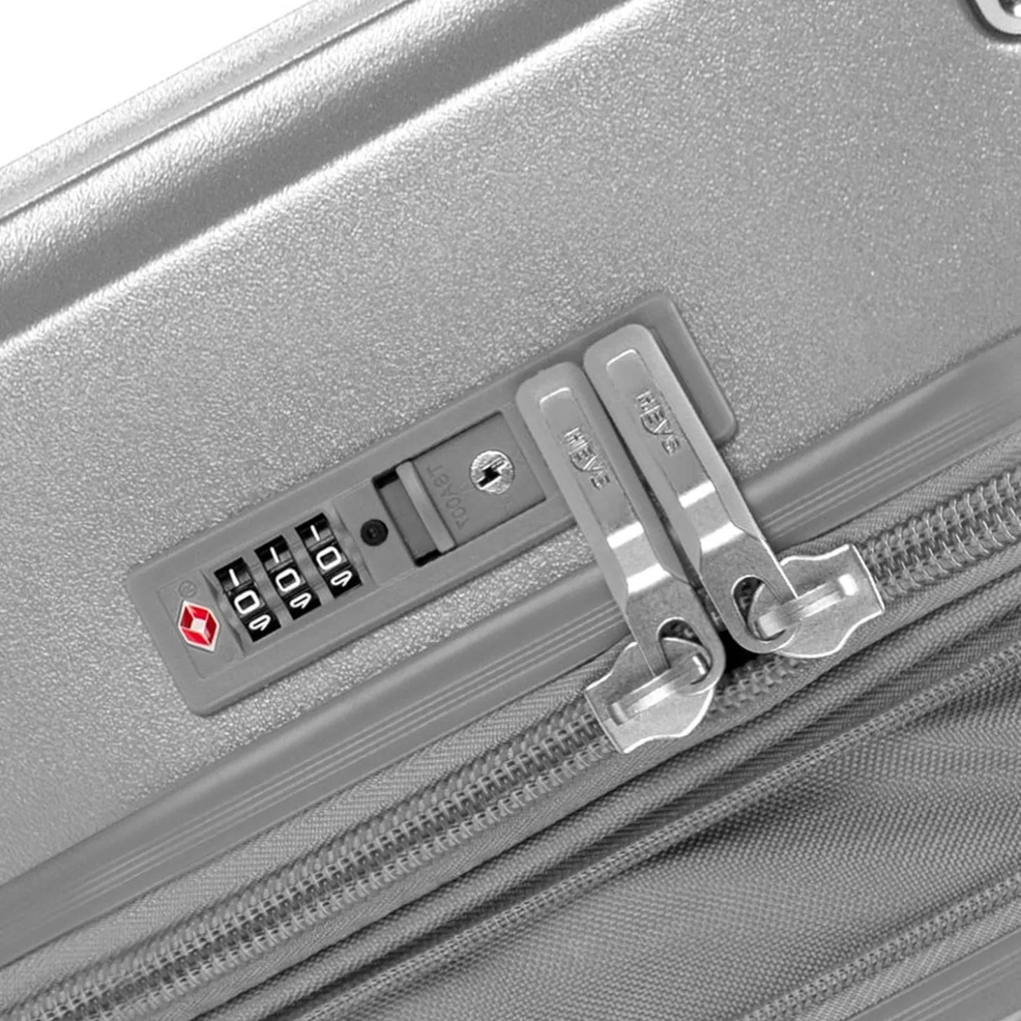 Heys Luxe 30" Trunk Spinner
