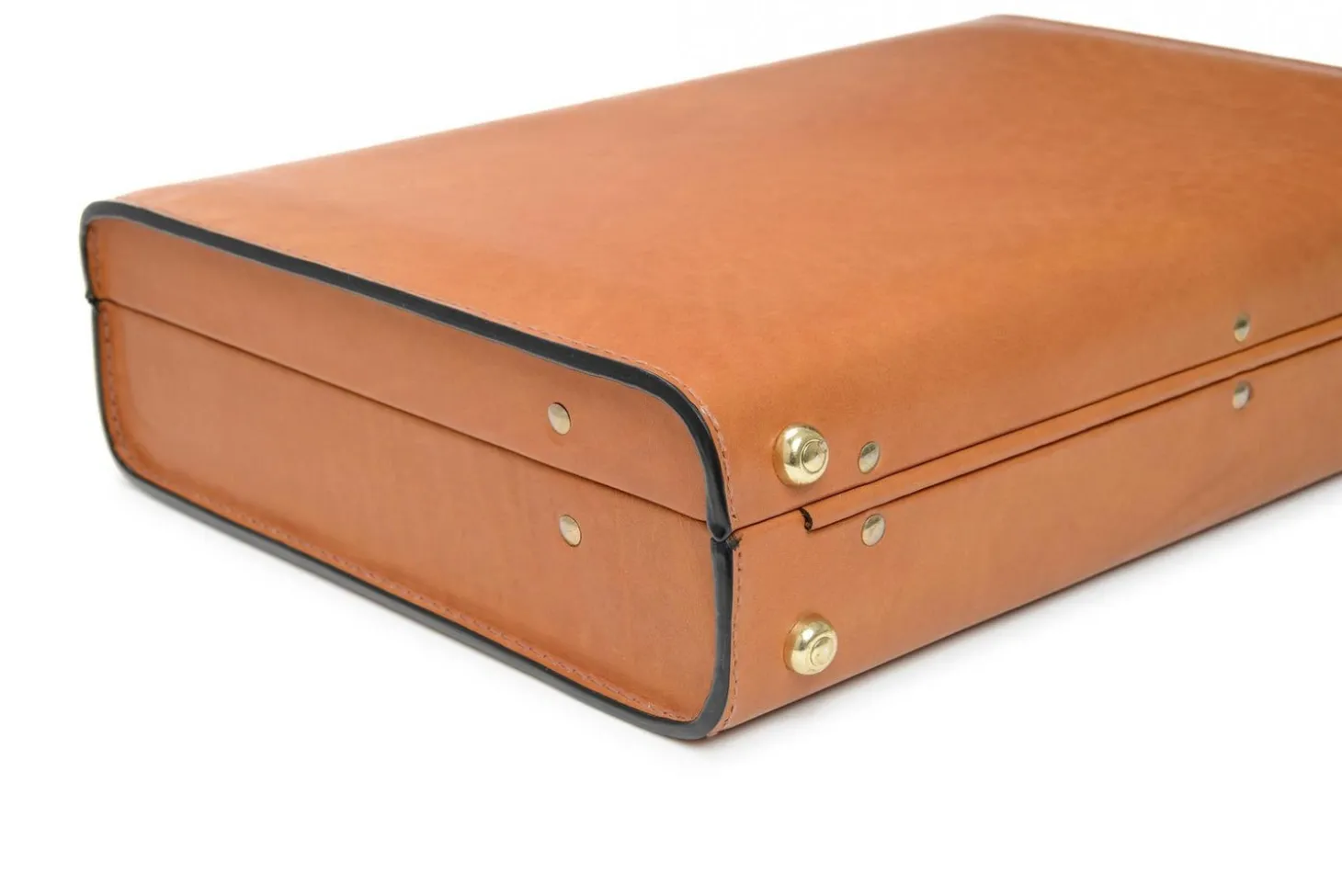 Korchmar Classics 4" Monroe Belting Leather Attache