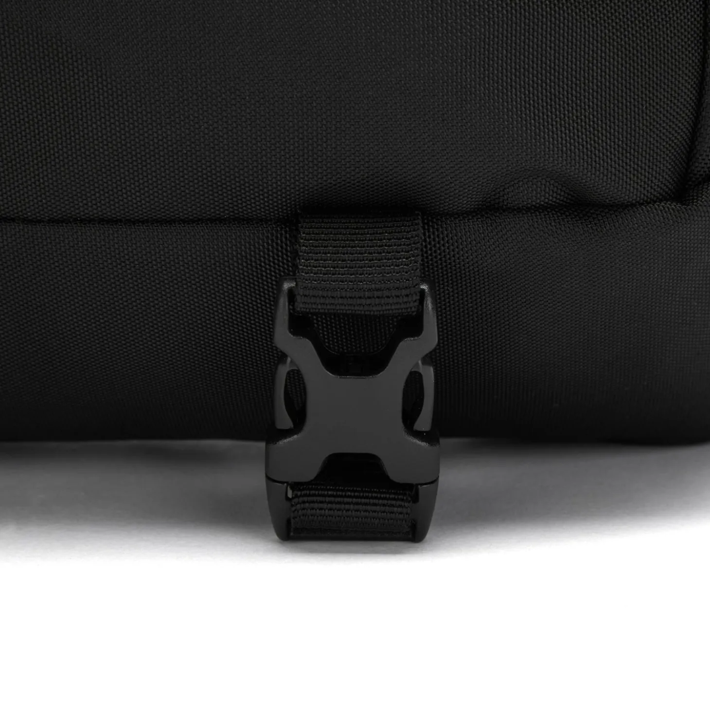 Pacsafe EXP 12" Sling