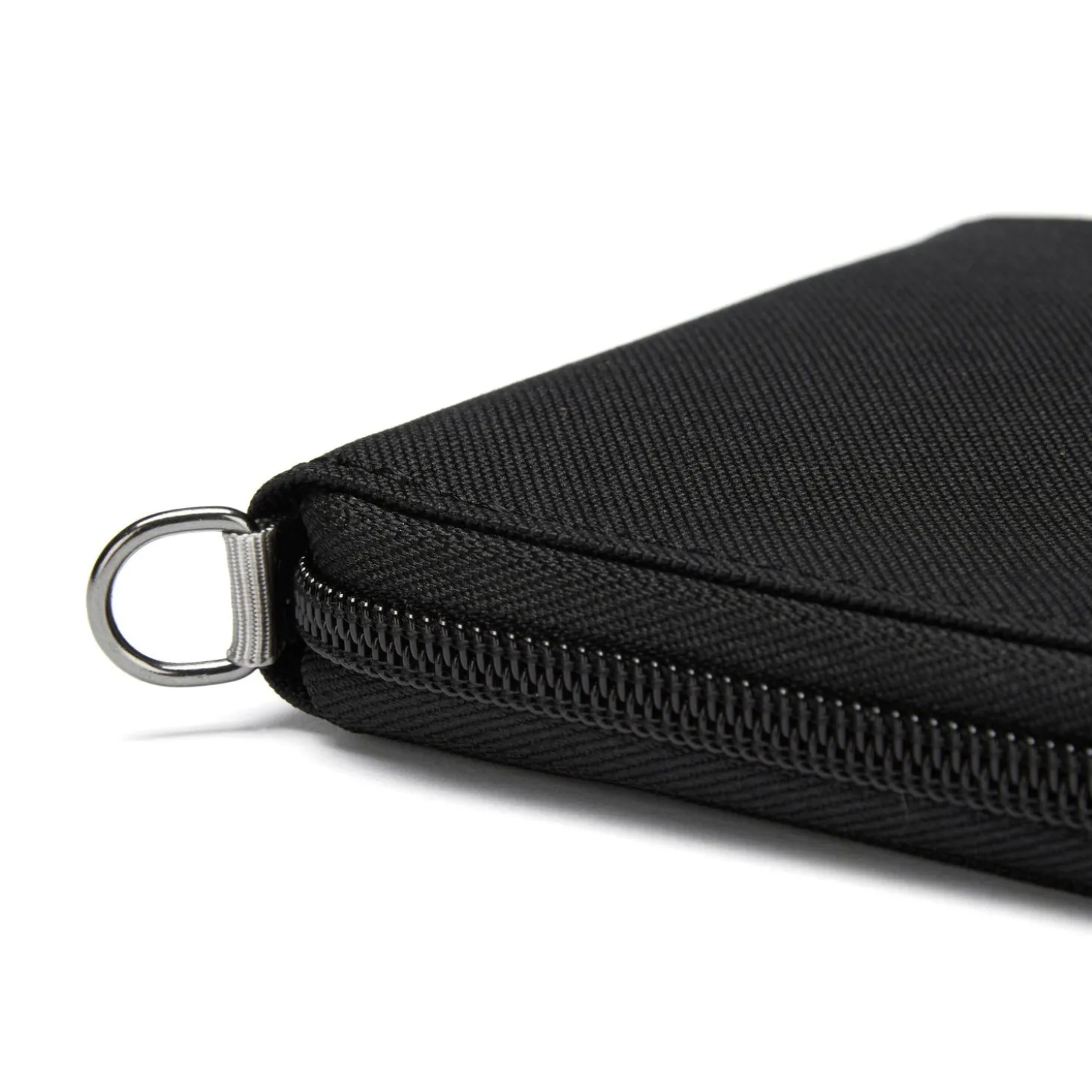 Pacsafe RFIDsafe Zip Around Wallet