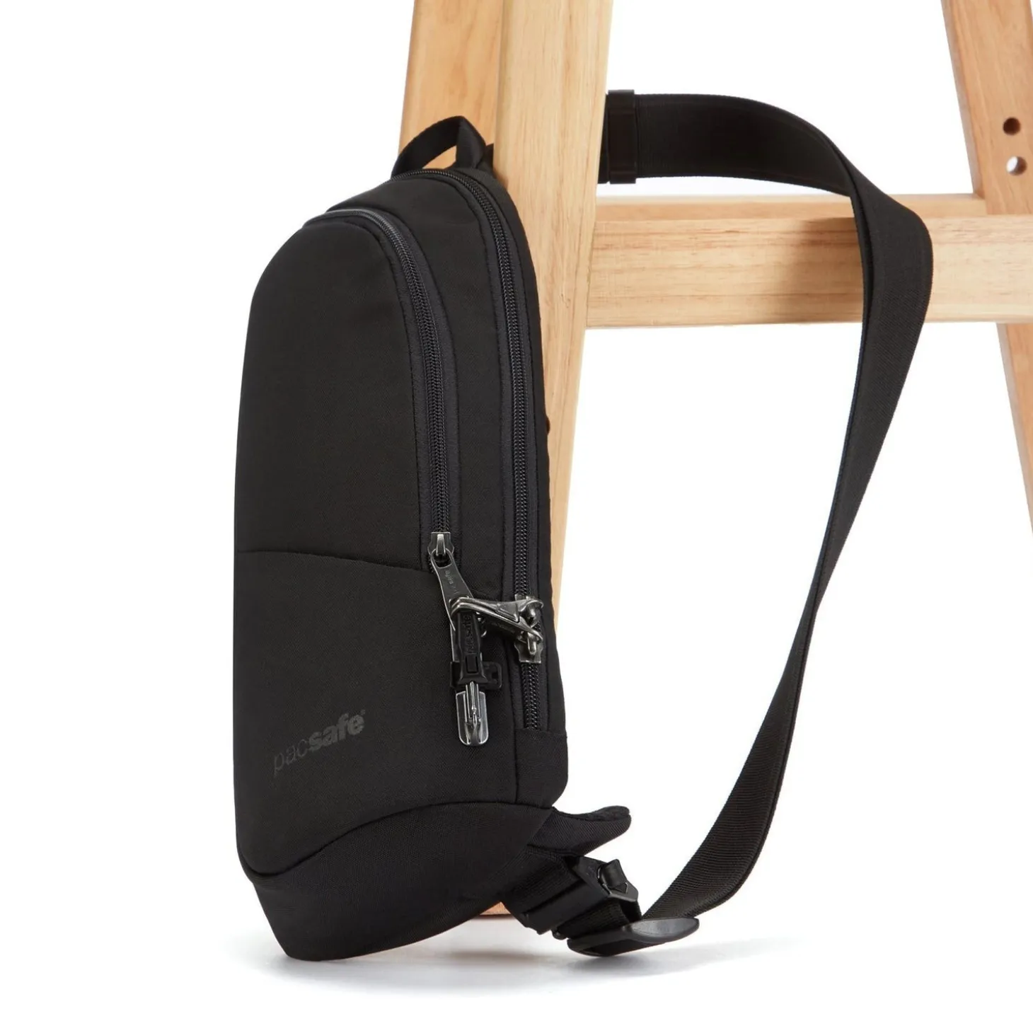 Pacsafe V Action Sling