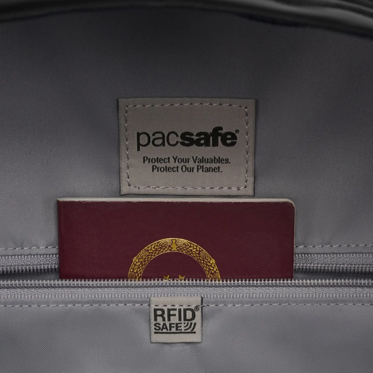 Pacsafe W 10L Backpack