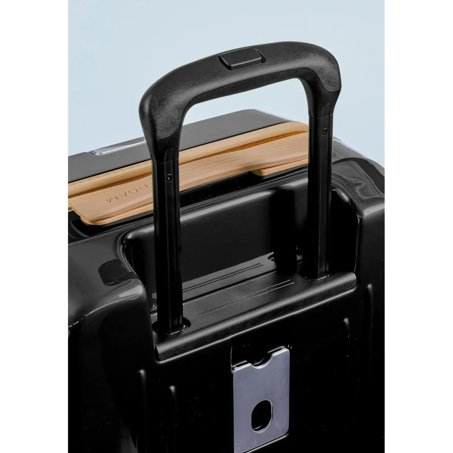 Roam Luggage Hardside Carry-On Spinner