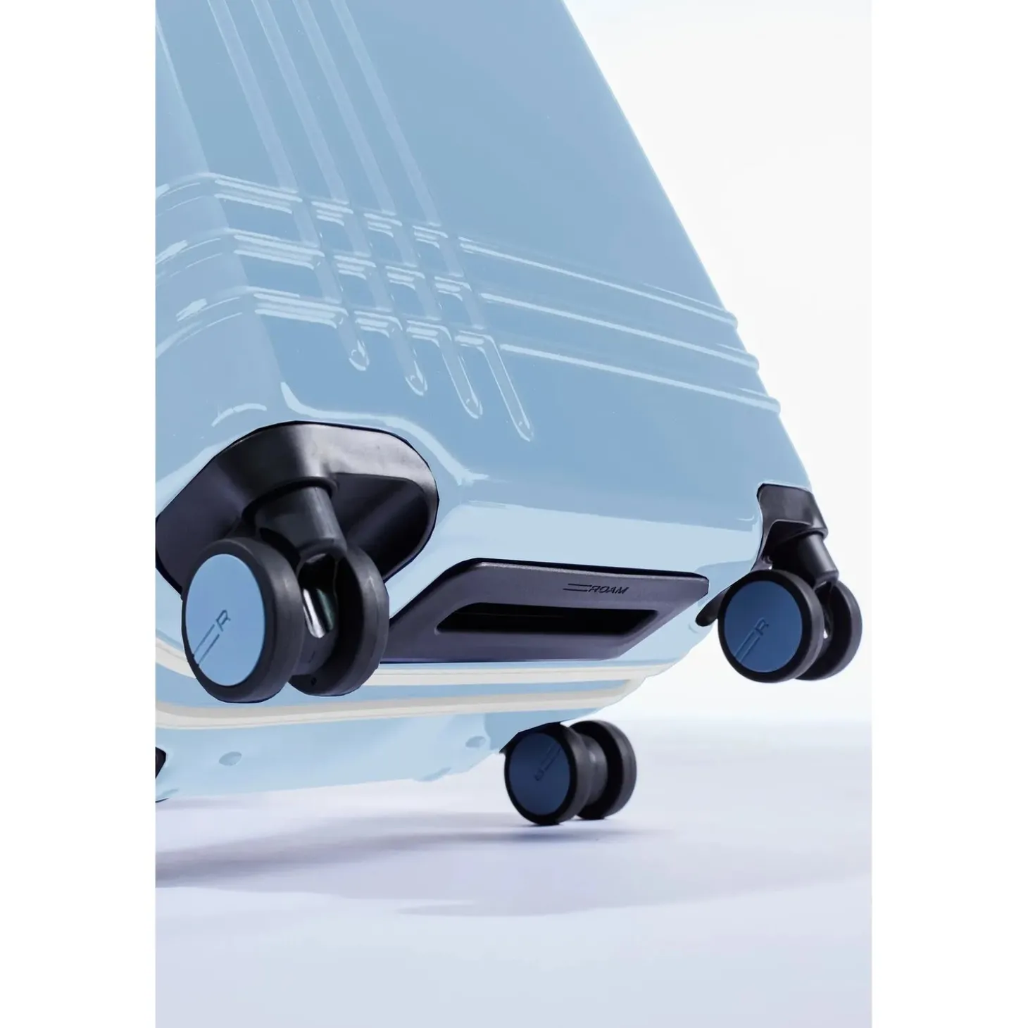 Roam Luggage Hardside Check-In Spinner