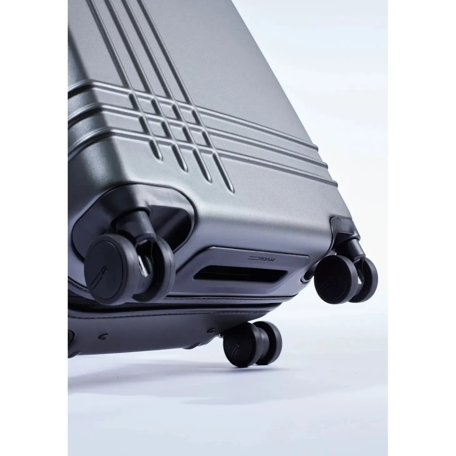 Roam Luggage Hardside Check-In Spinner