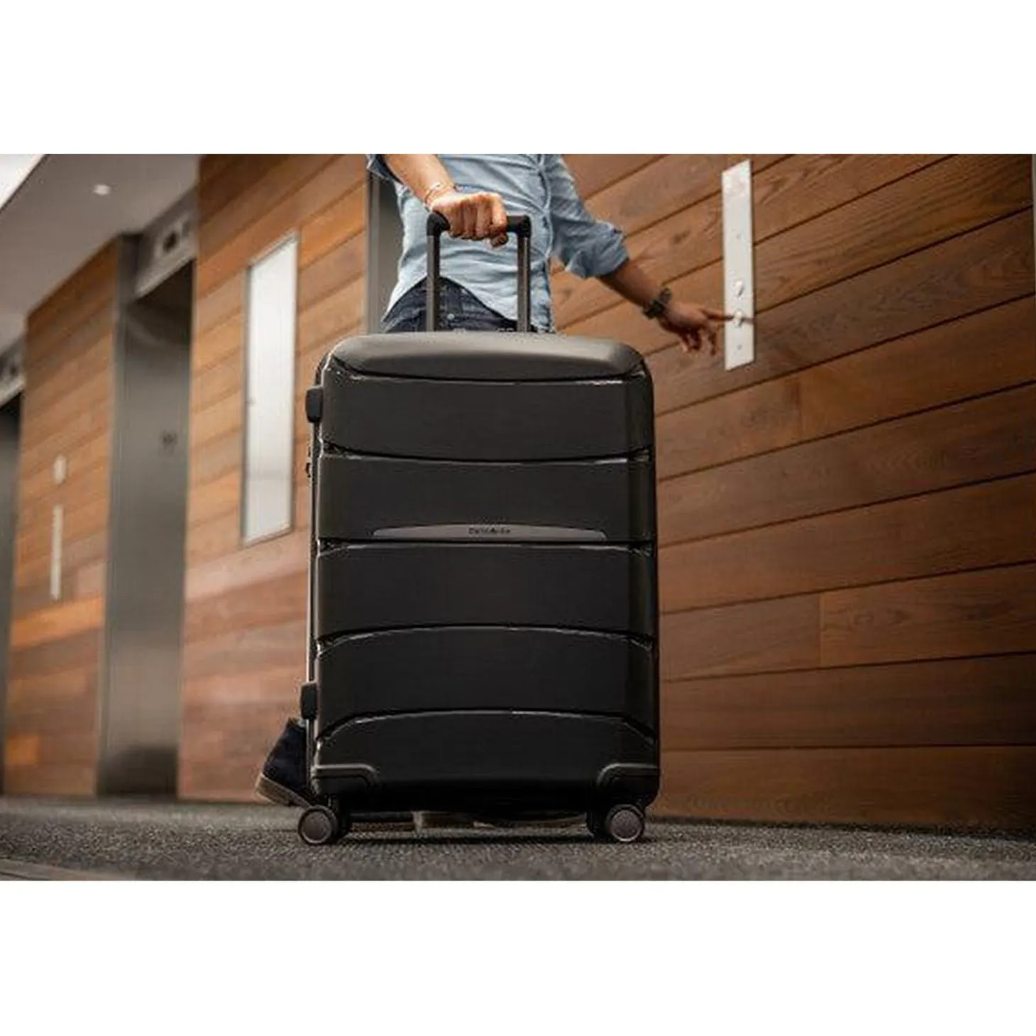 Samsonite Outline Pro Carry-On Spinner