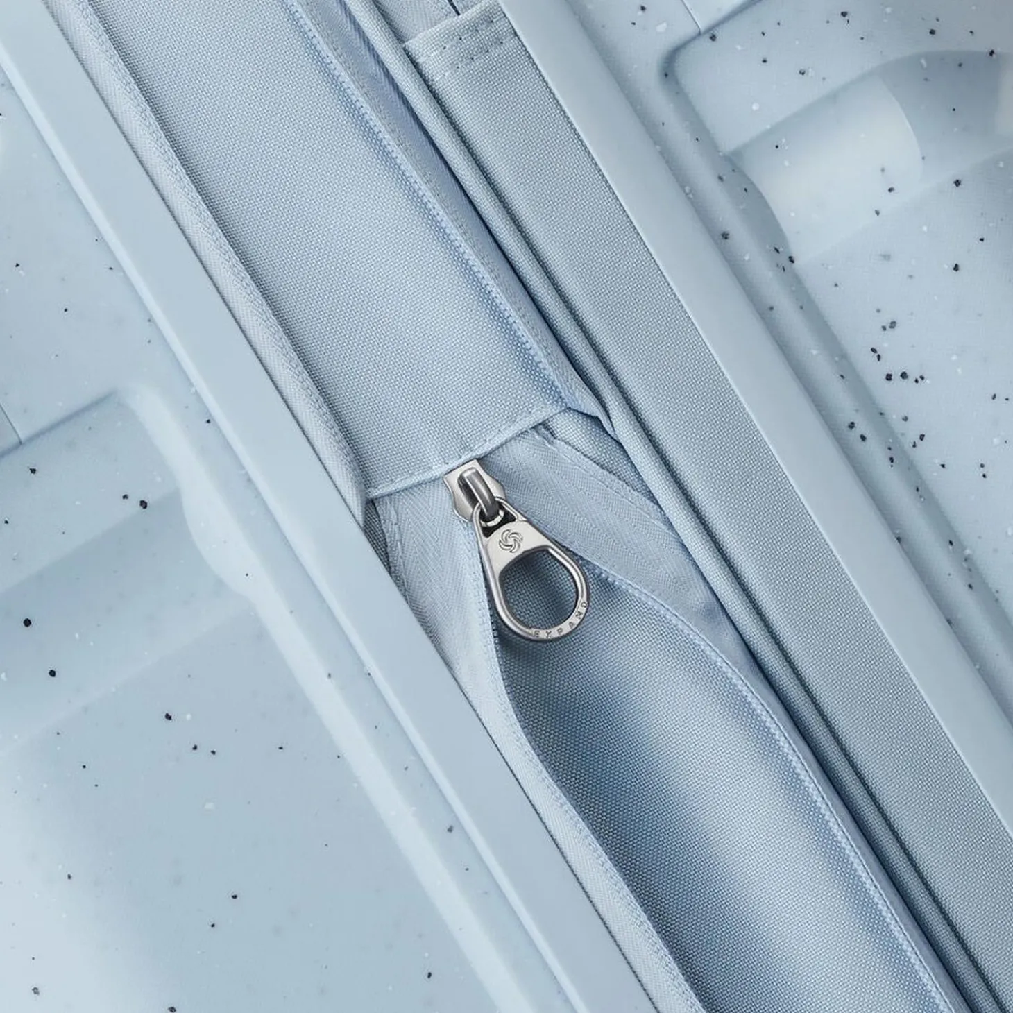 Samsonite Outline Pro Carry-On Spinner