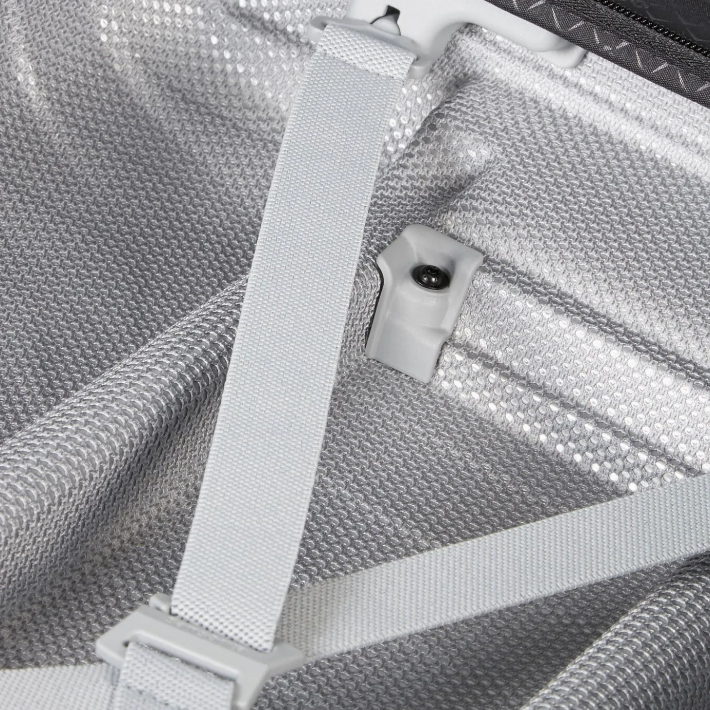Samsonite Proxis Medium Spinner