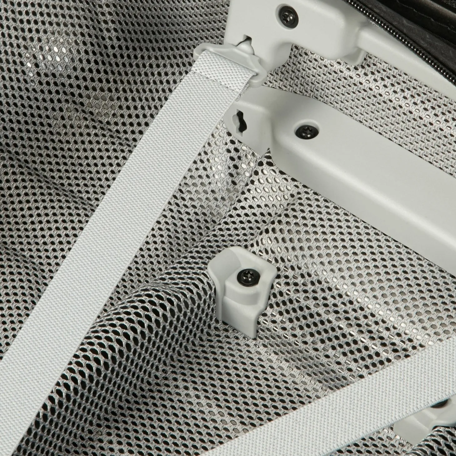 Samsonite Proxis Medium Spinner