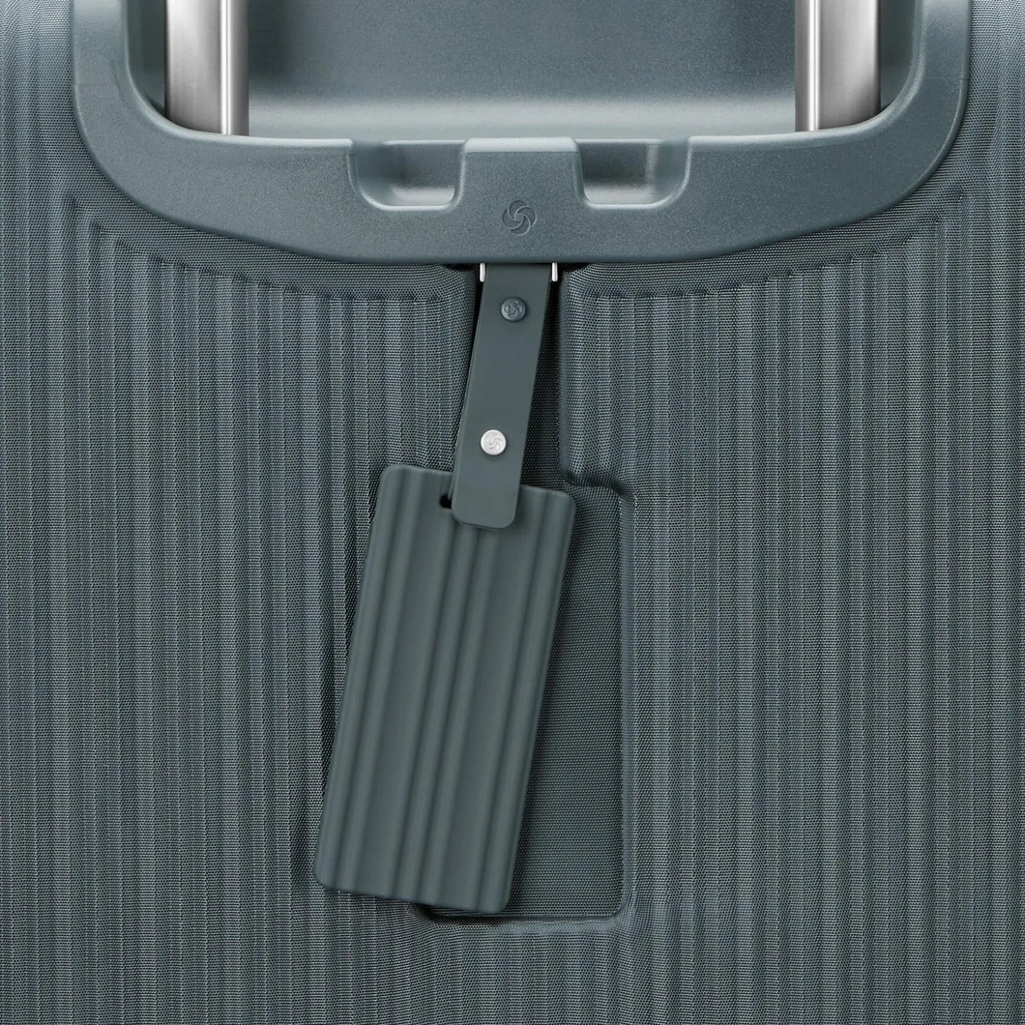 Samsonite Silhouette 18 Softside Large Expandable Spinner