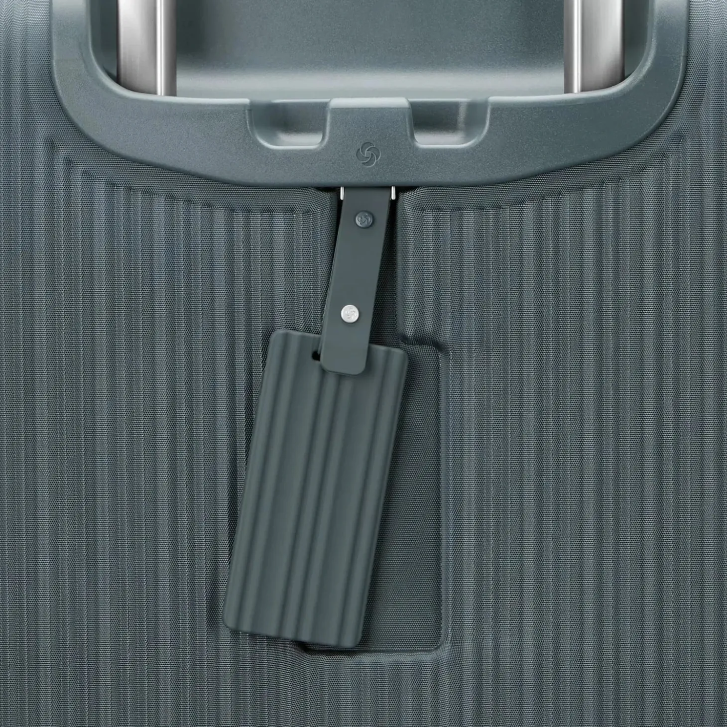 Samsonite Silhouette 18 Softside Medium Expandable Spinner