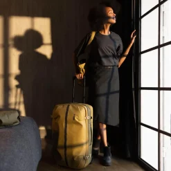 Thule Luggage Aion 28