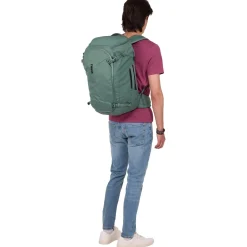 Thule Luggage Landmark Travel Pack 40L