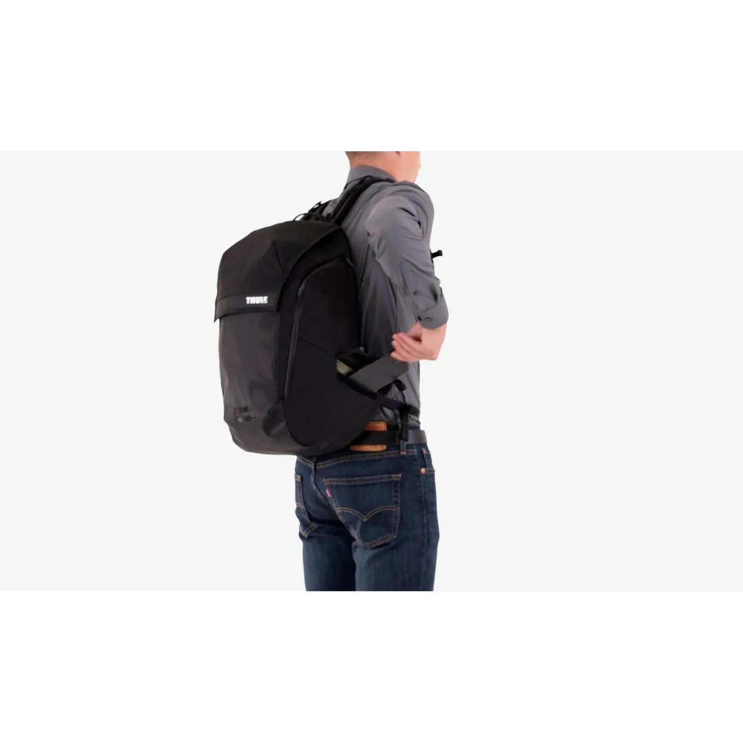 Thule Luggage Paramount Commuter Backpack 28L