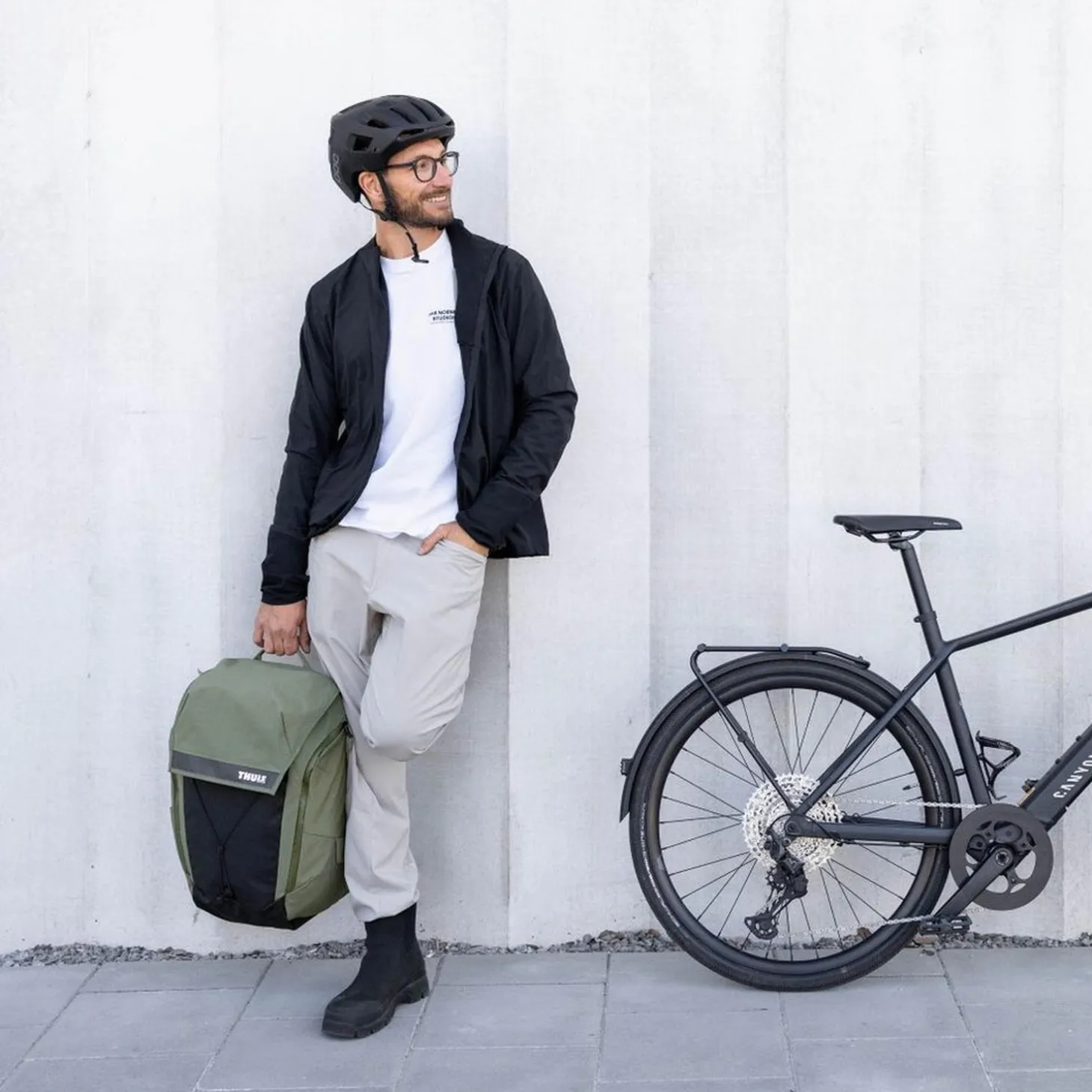 Thule Luggage Paramount Commuter Backpack 28L