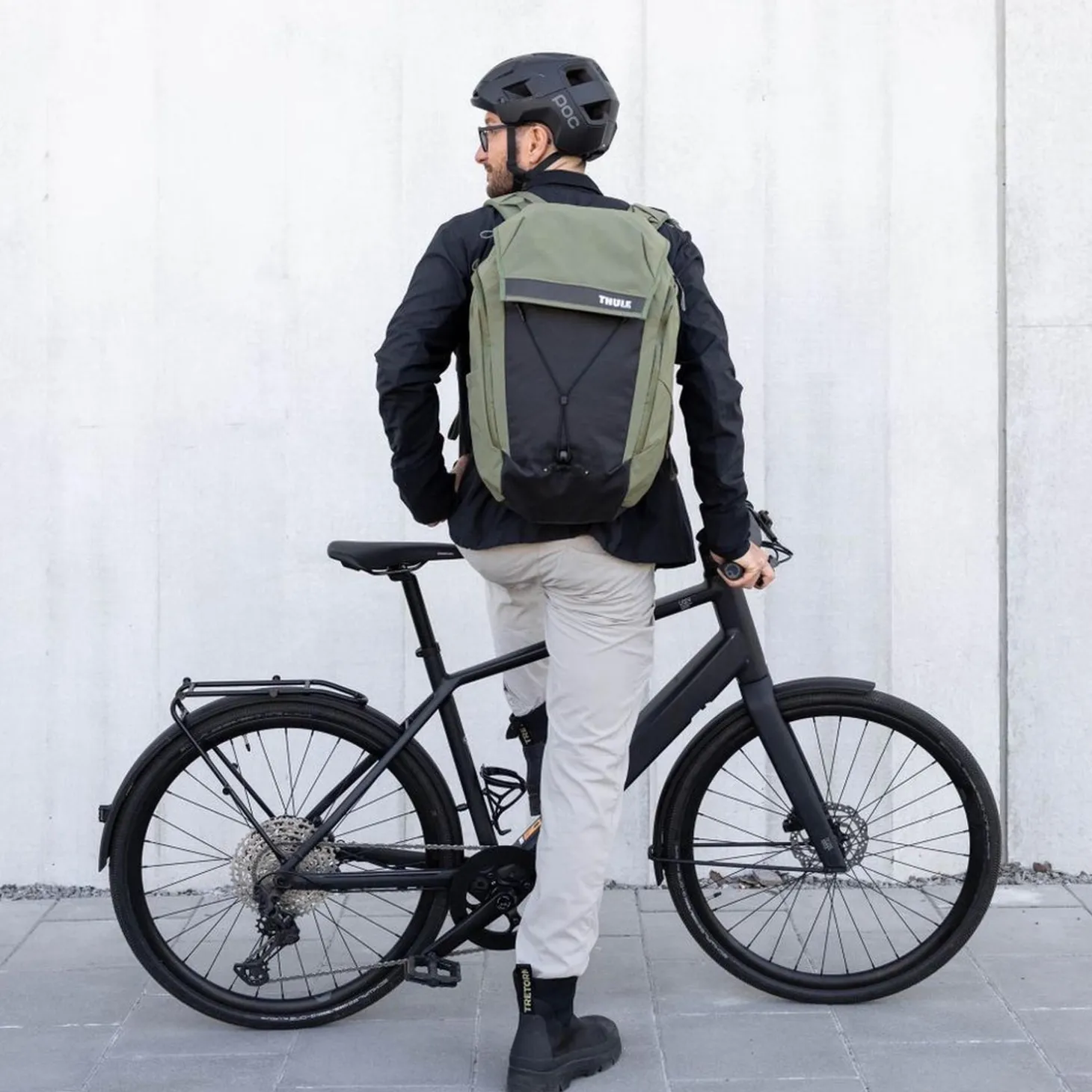 Thule Luggage Paramount Commuter Backpack 28L