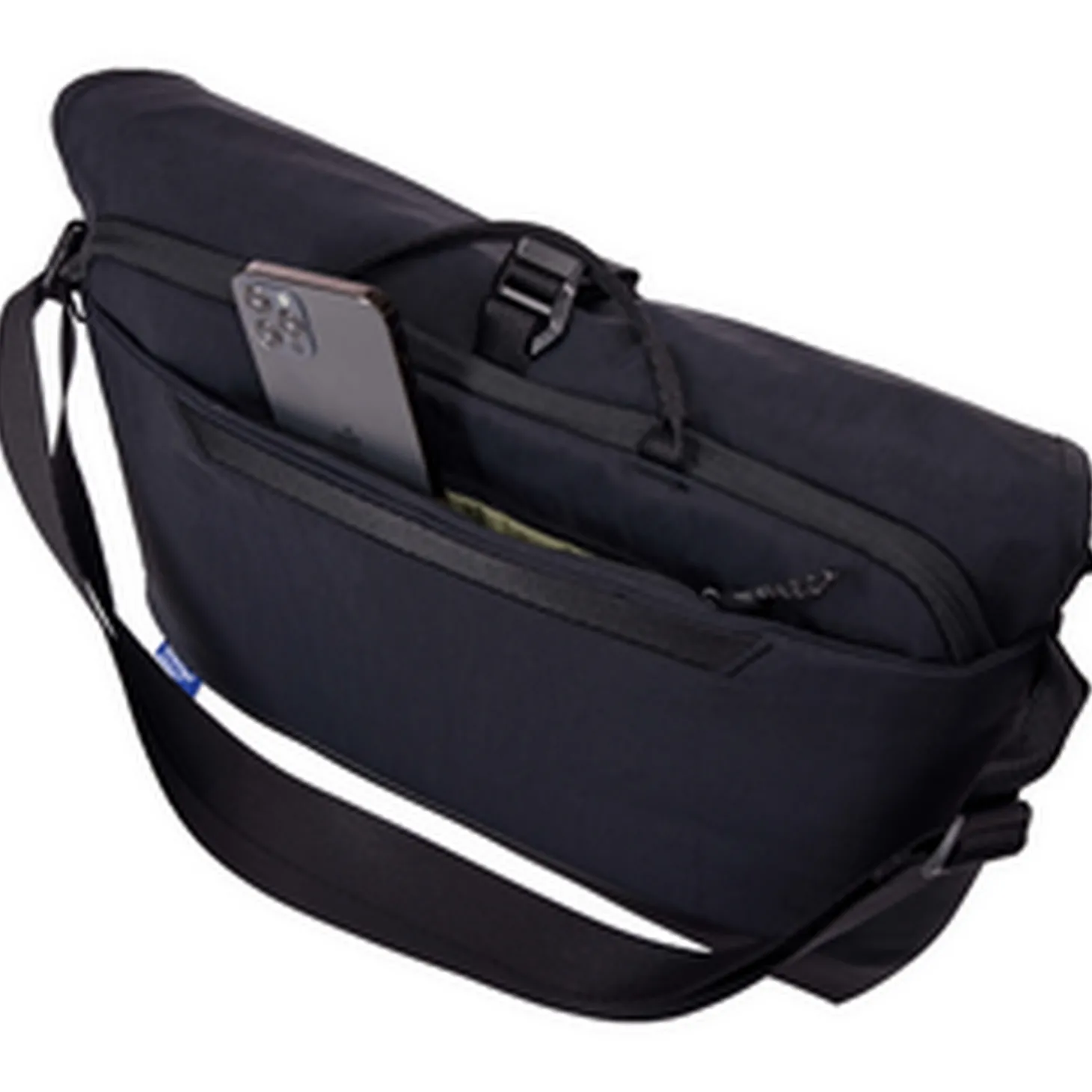 Thule Luggage Paramount 14L Crossbody