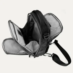 Travelpro Altitude Crossbody 6L