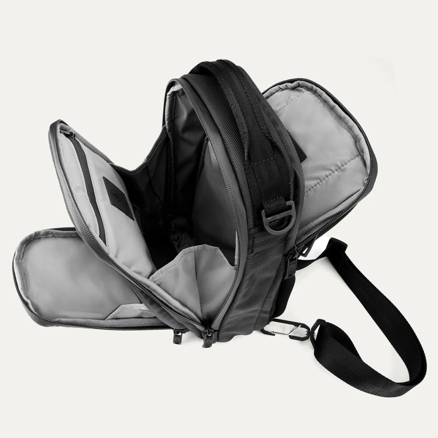 Travelpro Altitude Crossbody 6L