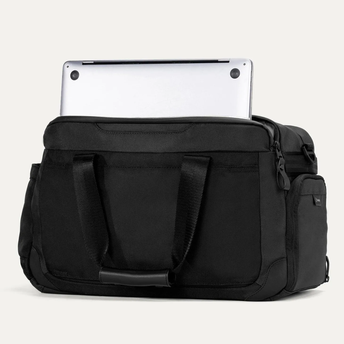 Travelpro Altitude Day-to-Day Duffel