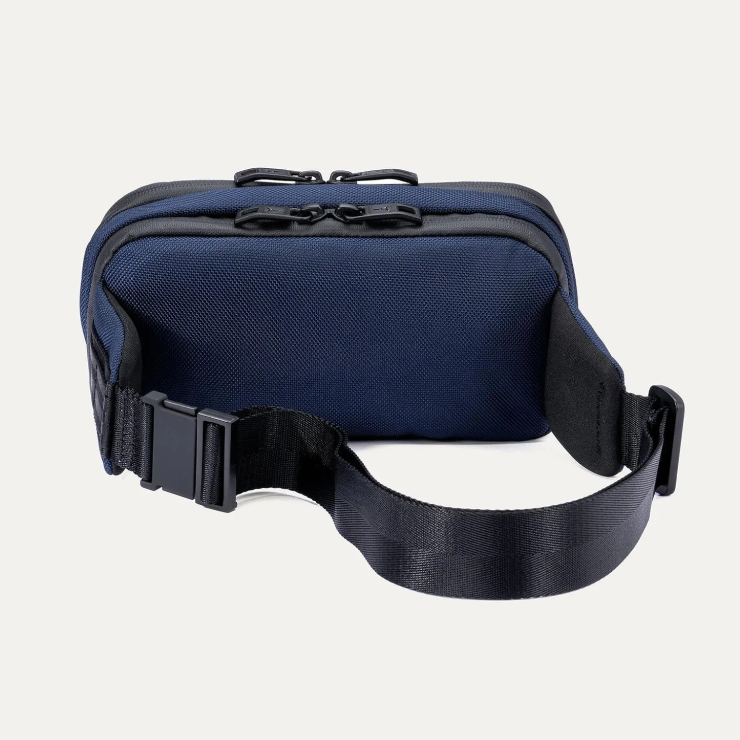Travelpro Altitude Sling 2L