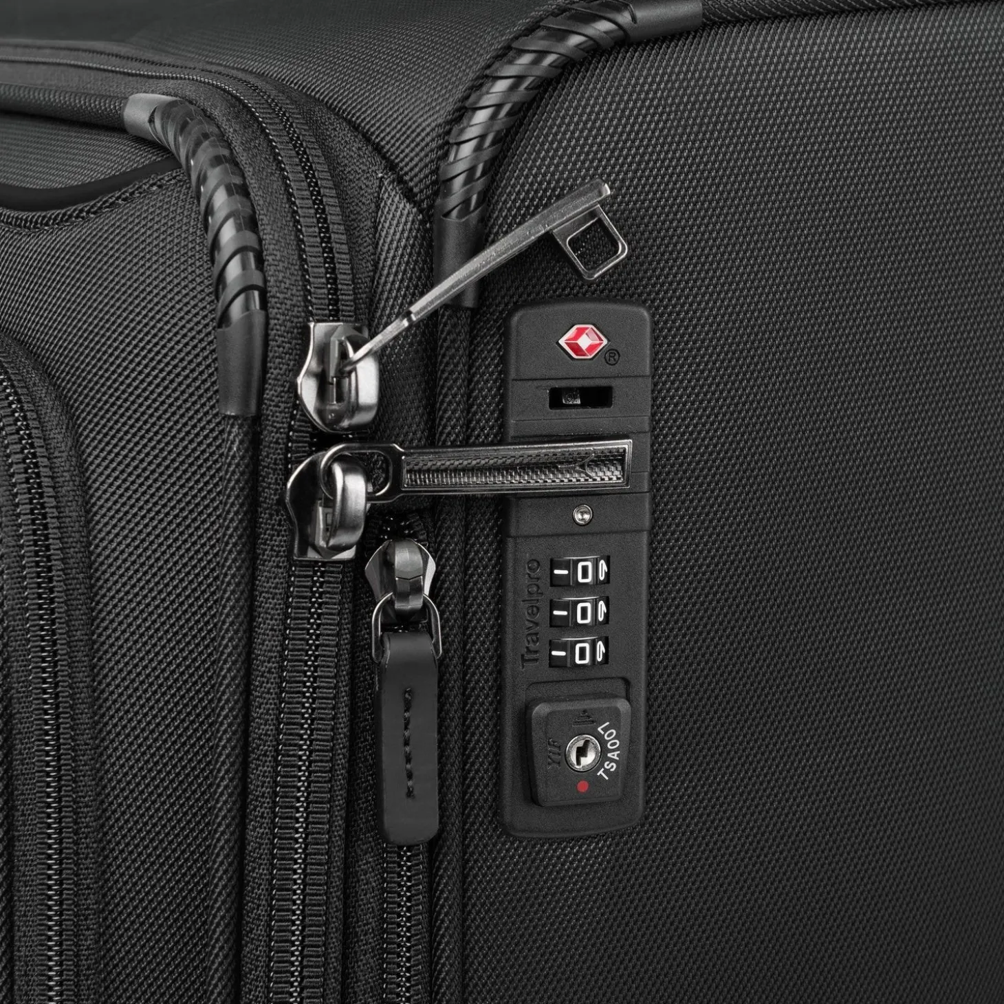 Travelpro Crew Classic Medium Check-in Expandable Spinner