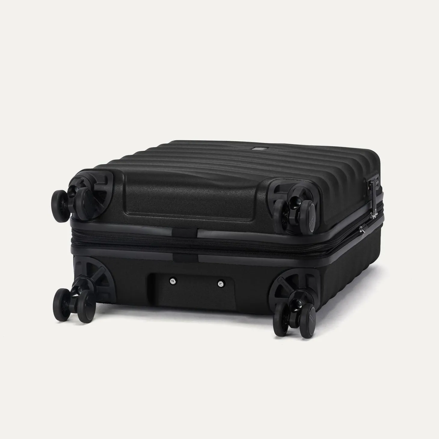 Travelpro Maxlite Air V2 International Carry-on Expandable Spinner
