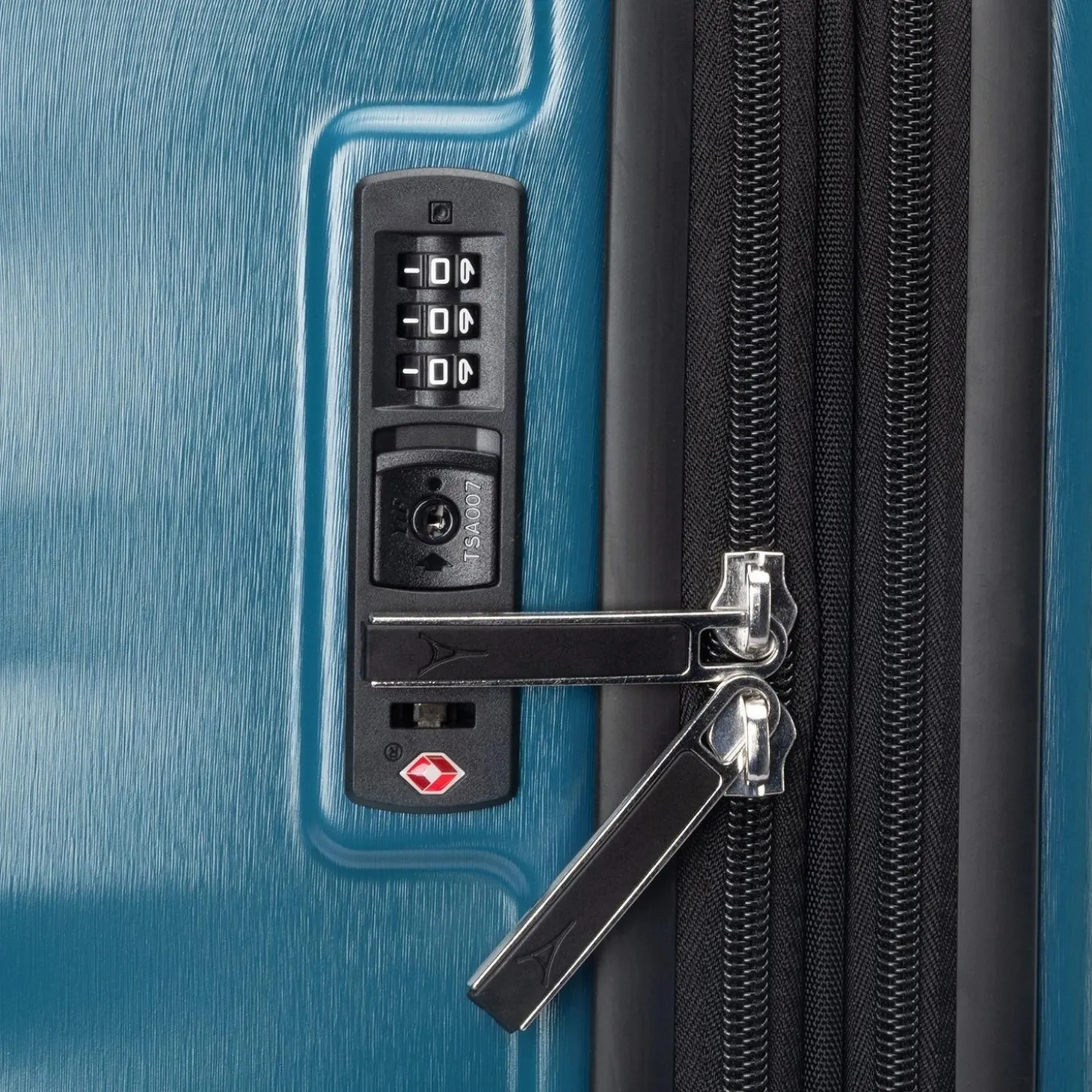 Travelpro Maxlite Air V2 Medium Check-in Expandable Spinner