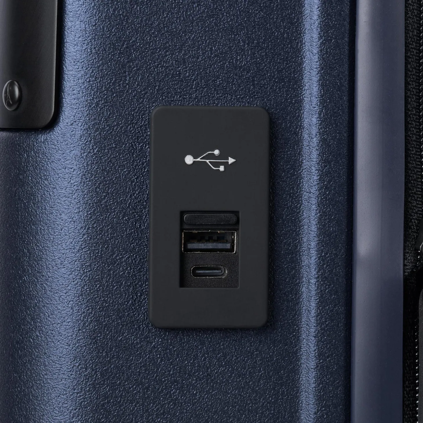 Travelpro Platinum Elite Hardside Carry-on Expandable Spinner