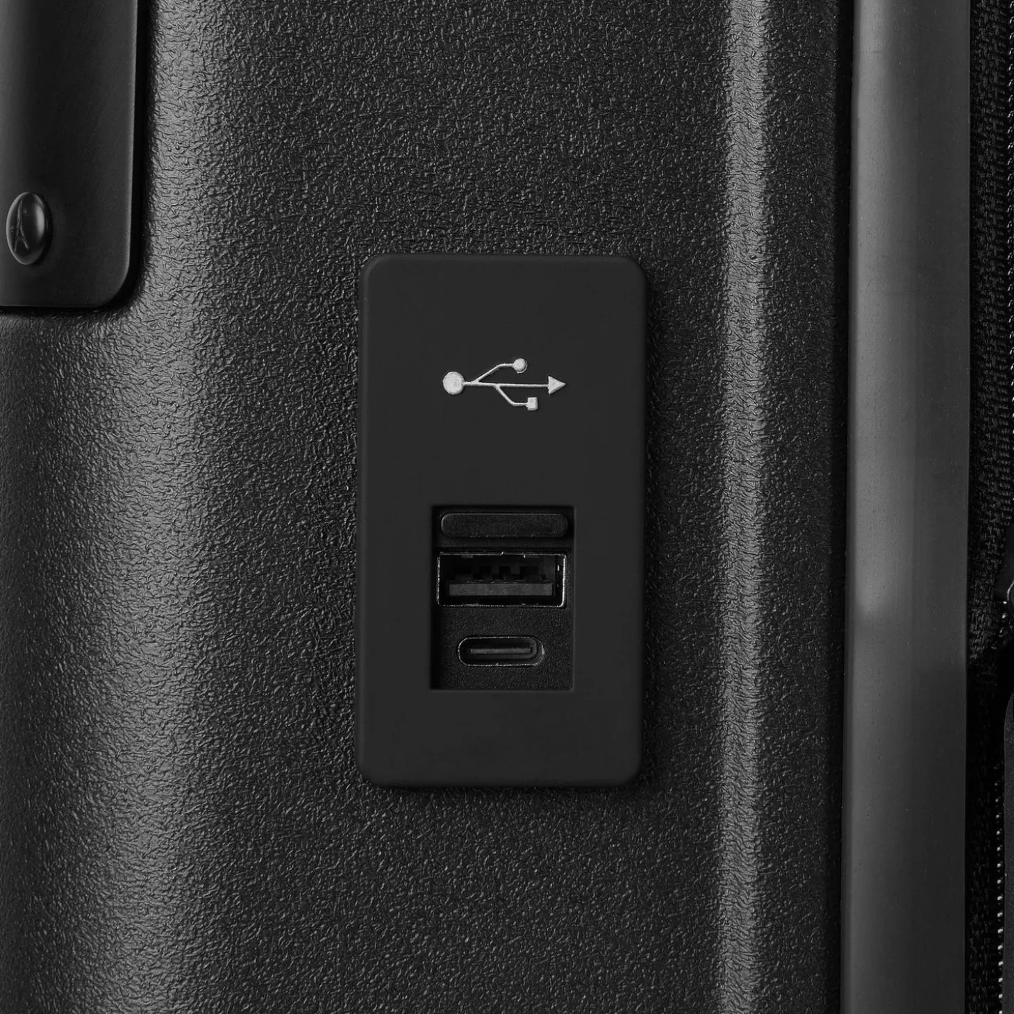 Travelpro Platinum Elite Hardside Carry-on Expandable Spinner
