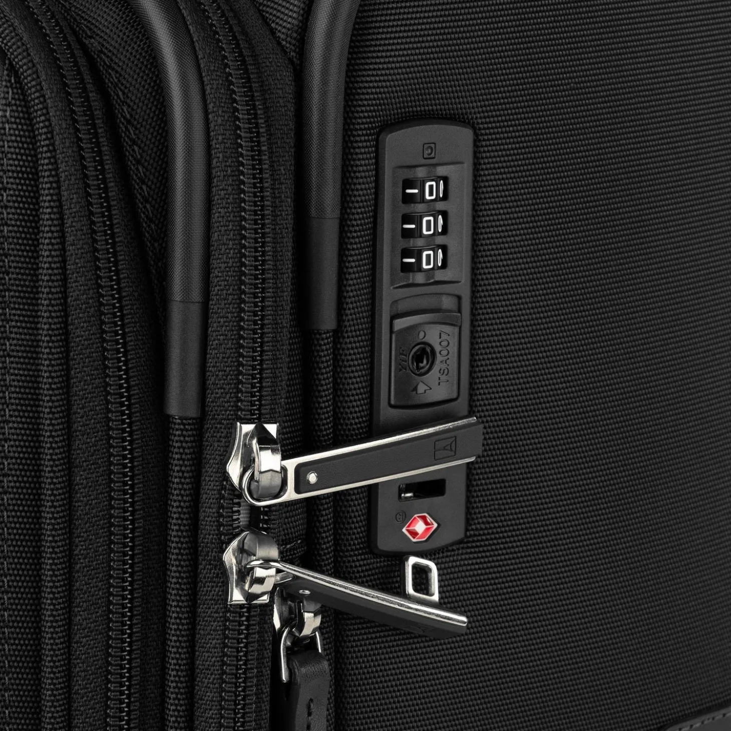 Travelpro VersaPack+ Large Check-in Expandable Spinner