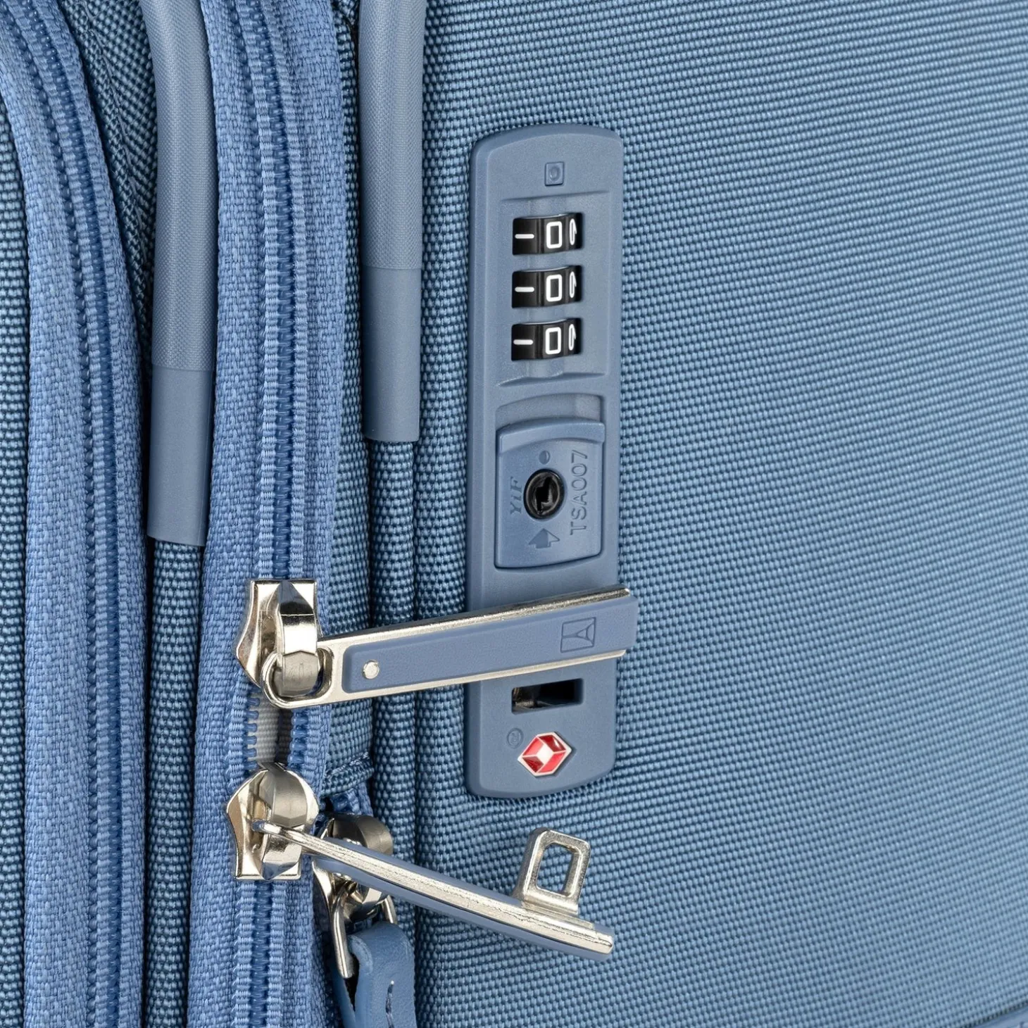 Travelpro VersaPack+ Medium Check-in Expandable Spinner