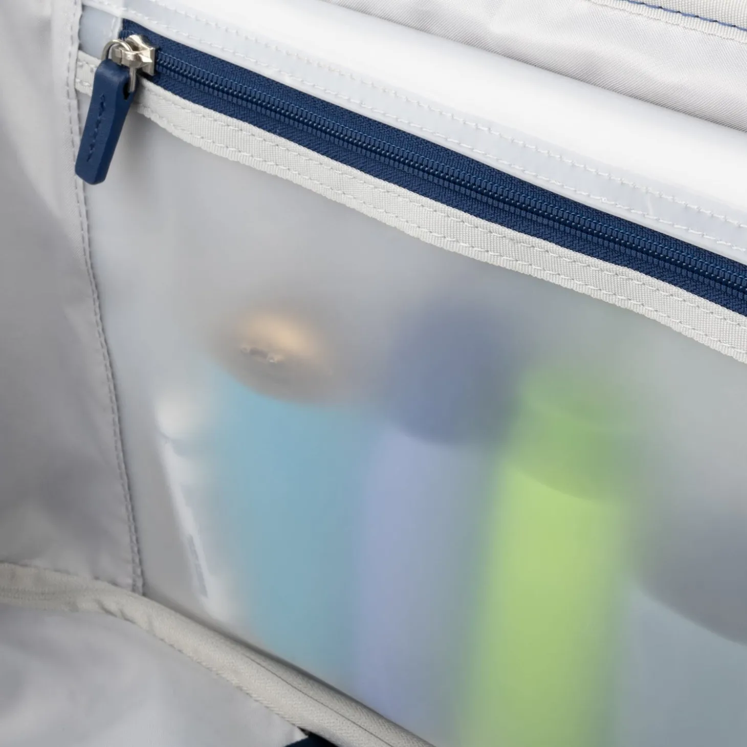 Travelpro VersaPack+ Medium Check-in Expandable Spinner
